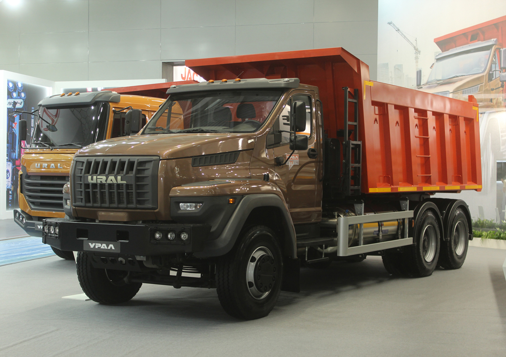 Автозавод «Урал» представляет на выставке COMTRANS 2019 новинки дорожной  техники - KP.RU